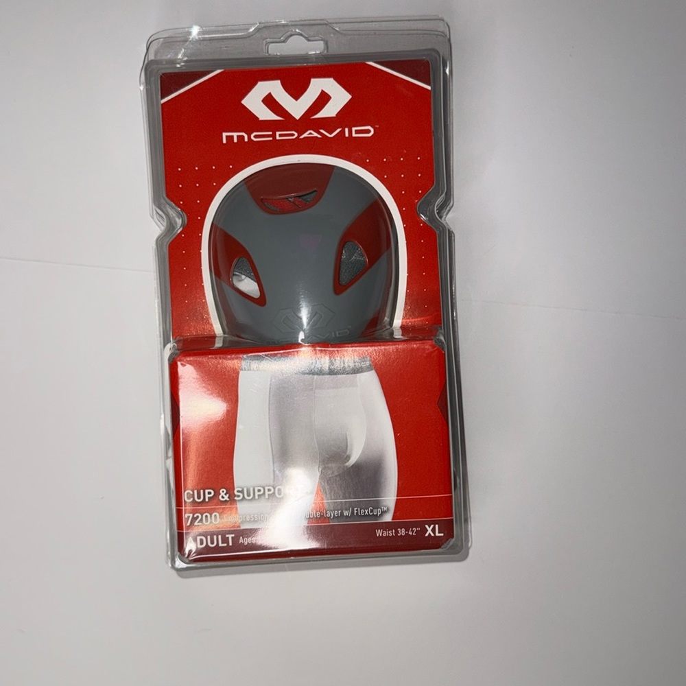 New With Tags McDavid Support Compression Shorts Size Extra Large with Cup